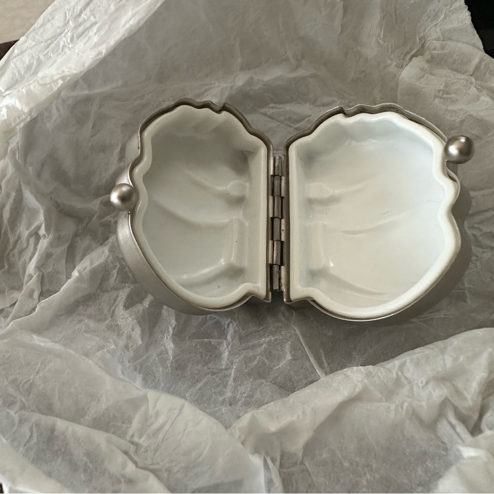 Vintage pill box - Picture 7 of 8